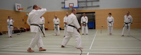 Ook nunchaku trainen, met veel demonstraties en voordoen....